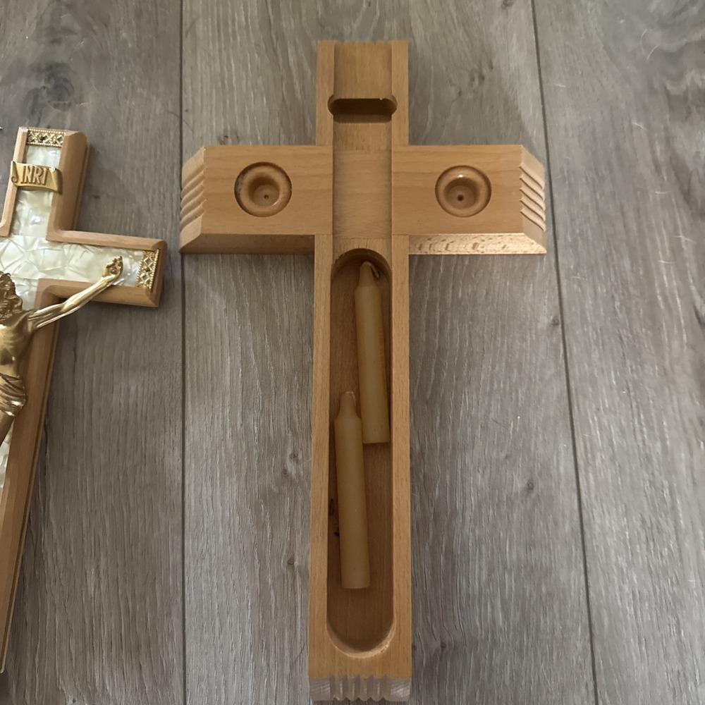 Vintage Wooden Crucifix with Jesus, Opens into Candle Holder/Holy Water - Picture 8 of 10